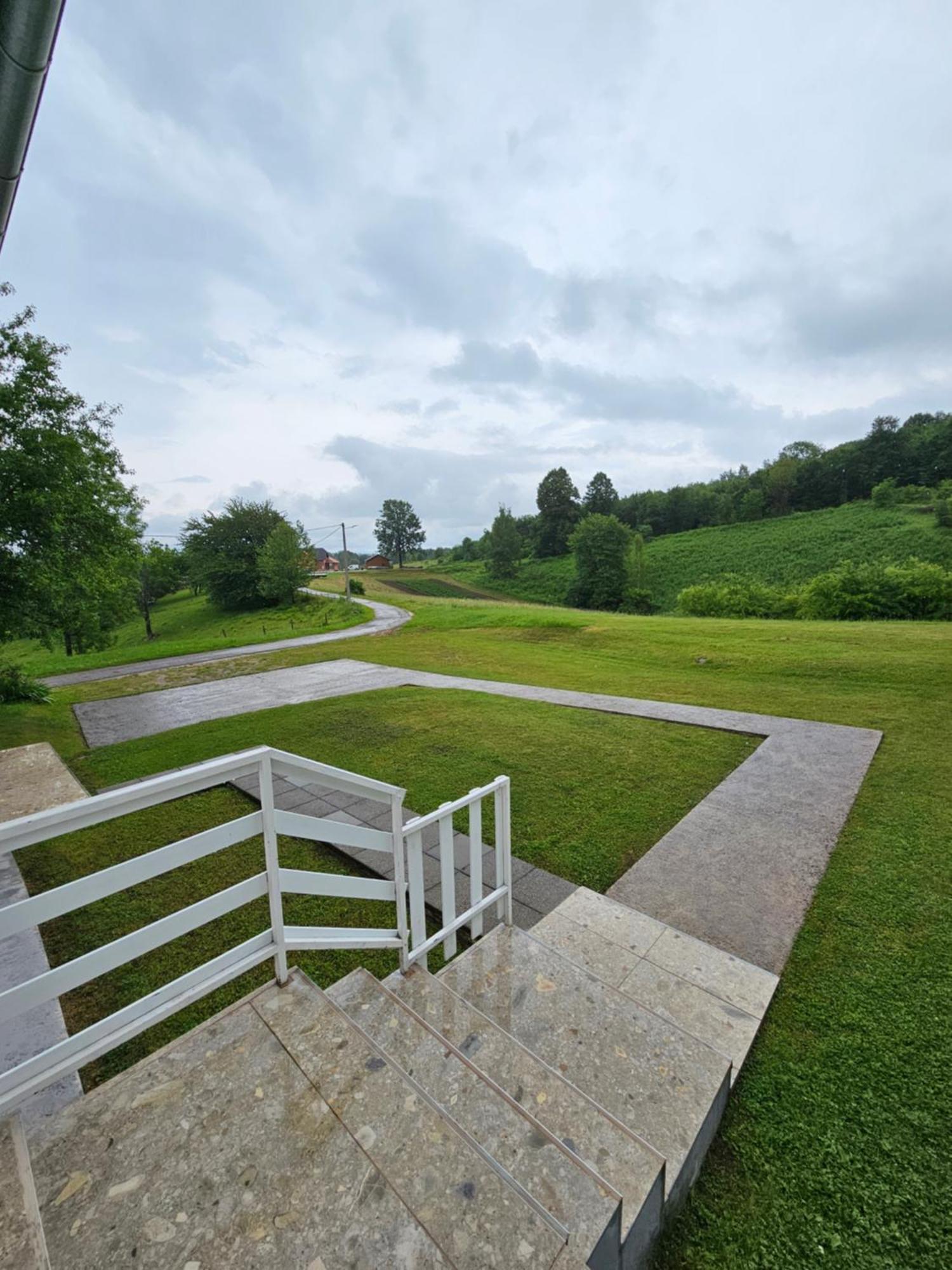 Apartman Mile - Holiday House Smoljanac Exterior photo