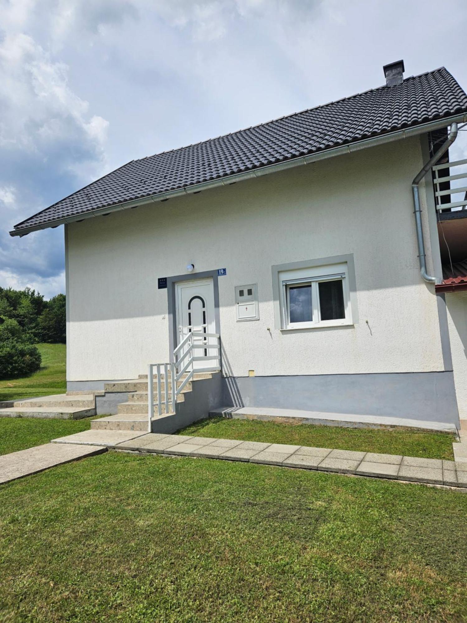Apartman Mile - Holiday House Smoljanac Exterior photo