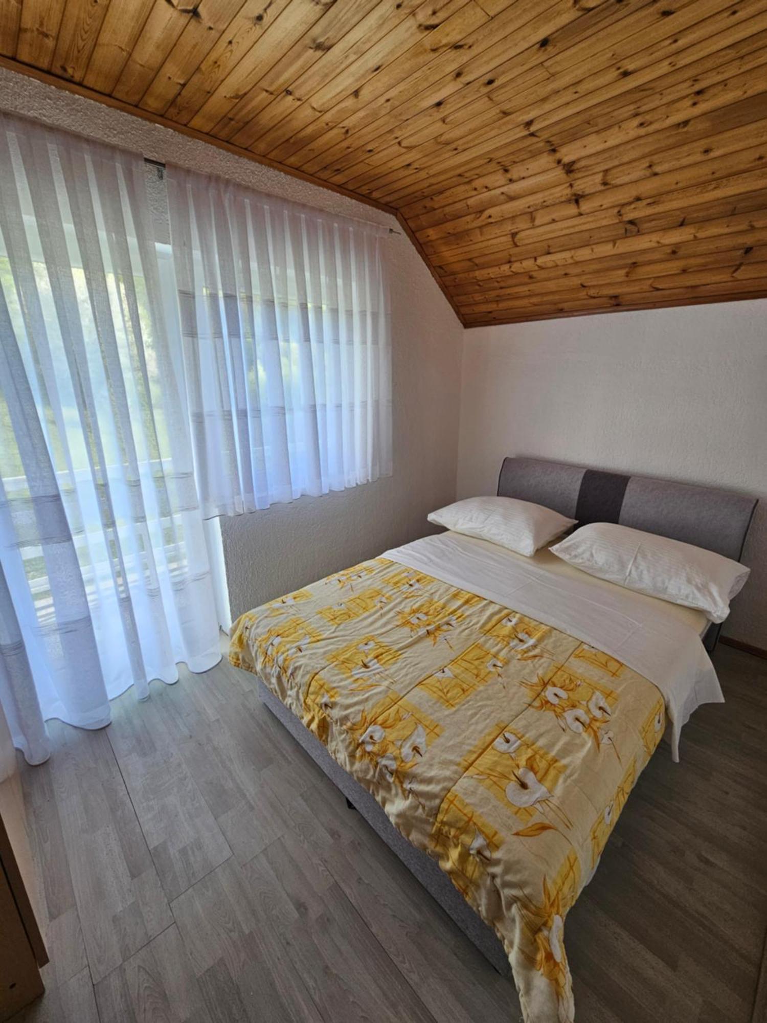 Apartman Mile - Holiday House Smoljanac Exterior photo