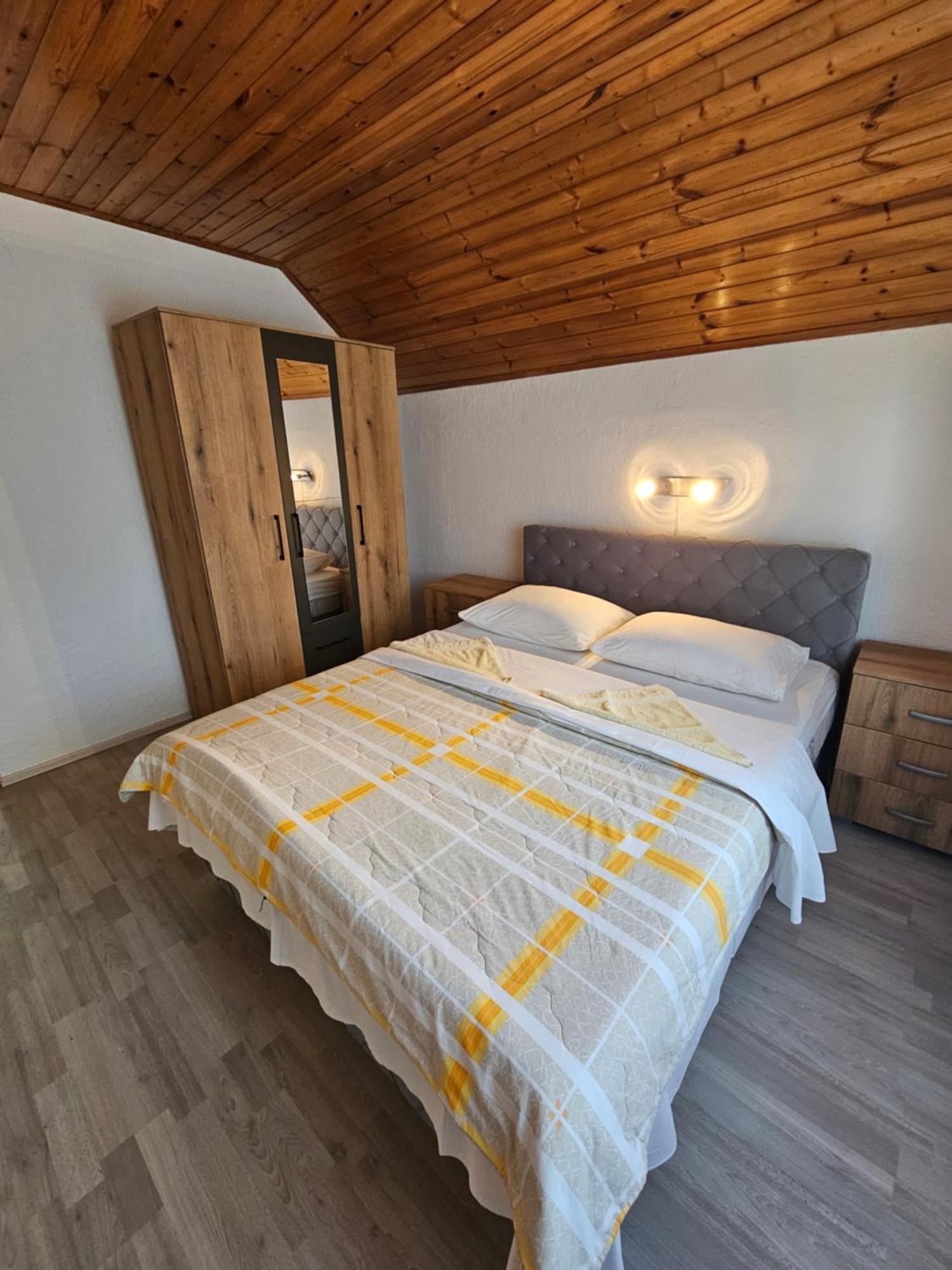 Apartman Mile - Holiday House Smoljanac Exterior photo
